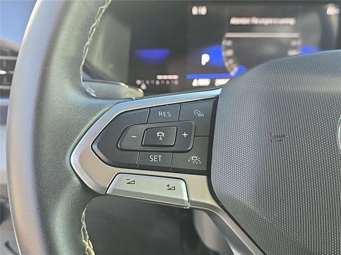 Used 2023 Volkswagen Taos SE w/ Panoramic Sunroof Package FWD image 20