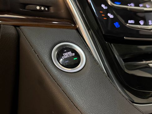 Used 2020 Cadillac Escalade ESV Premium Luxury AWD/4WD image 35