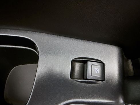 Used 2019 Chevrolet Tahoe LS image 29