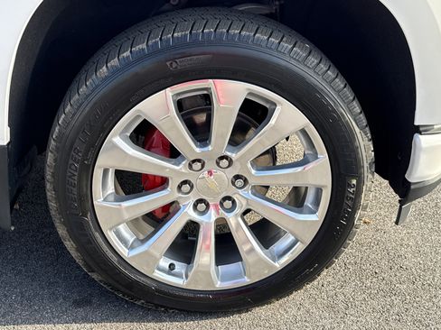 Used 2021 Chevrolet Silverado 1500 High Country w/ Technology Package image 13