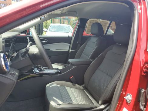 Used 2026 Chevrolet Trax LT image 18