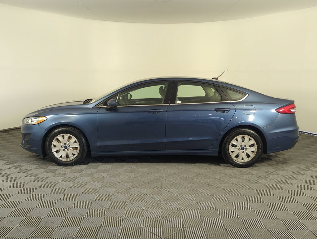 Used 2019 Ford Fusion S FWD image 3