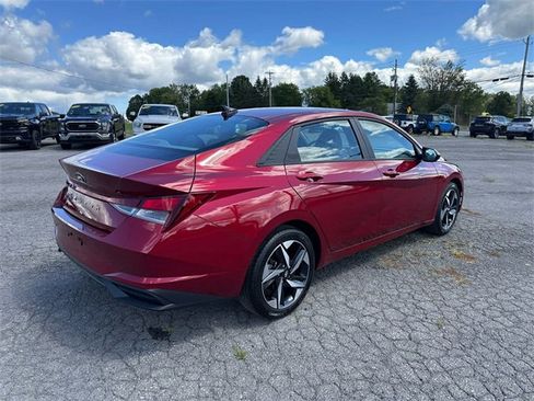 Used 2023 Hyundai Elantra SEL w/ Convenience Package image 5