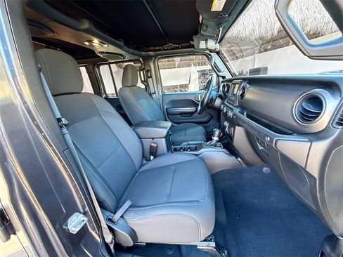 Used 2021 Jeep Wrangler Unlimited Sport image 31