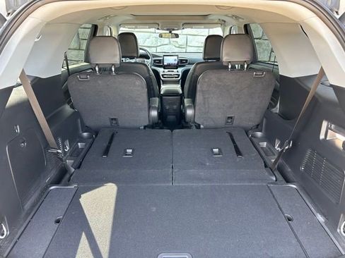 Used 2023 Ford Explorer XLT w/ Equipment Group 202A image 11