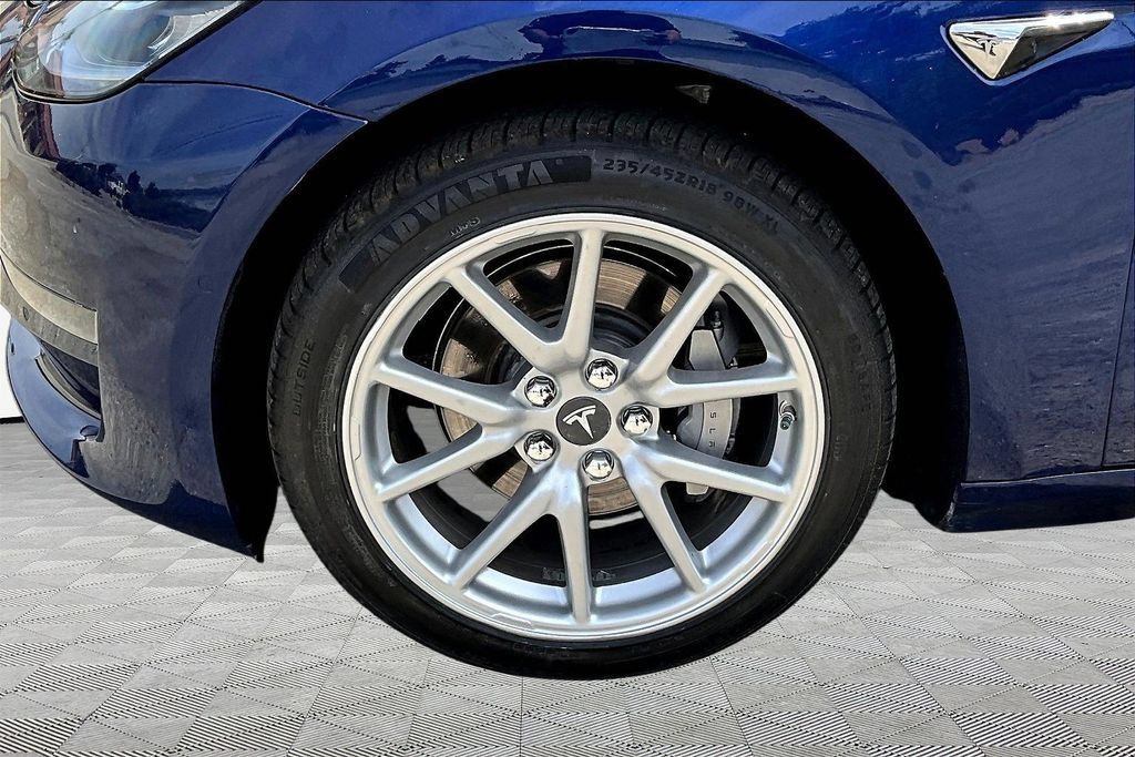 Used 2018 Tesla Model 3 Long Range RWD image 28