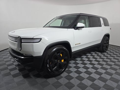 Used 2023 Rivian R1S Adventure AWD/4WD image 1