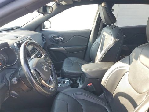 Used 2021 Jeep Cherokee Latitude Lux 80th Anniv w/ Quick Order Package 26U 80TH image 17