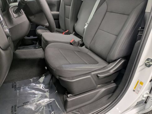 Used 2020 Chevrolet Silverado 1500 Custom w/ Custom Value Package AWD/4WD image 11