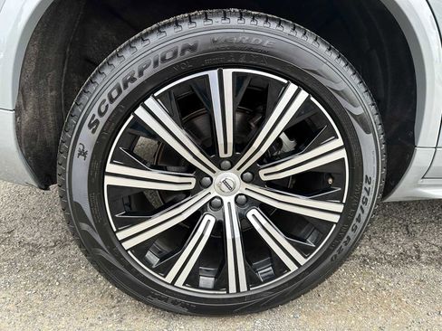 Certified 2025 Volvo XC90 B6 Plus image 9
