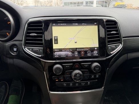 Used 2019 Jeep Grand Cherokee Altitude image 18