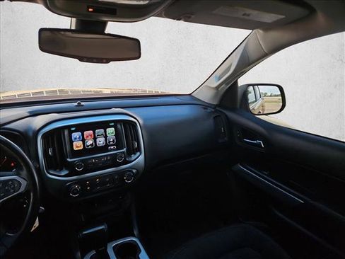 Used 2017 Chevrolet Colorado LT AWD/4WD image 4