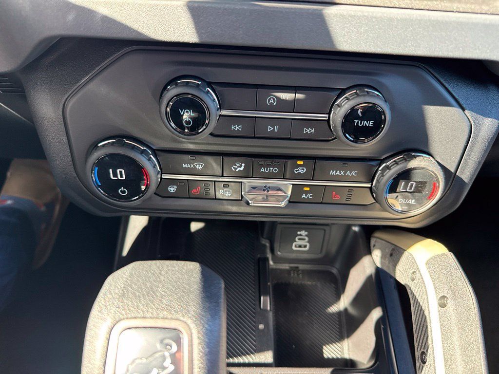 New 2026 Ford Bronco Badlands w/ Sasquatch Package AWD/4WD image 18