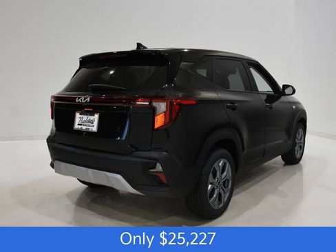 New 2026 Kia Seltos LX FWD image 4