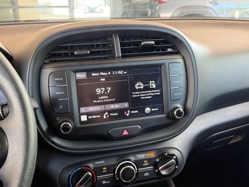 Used 2025 Kia Soul LX w/ LX Technology Package FWD image 20