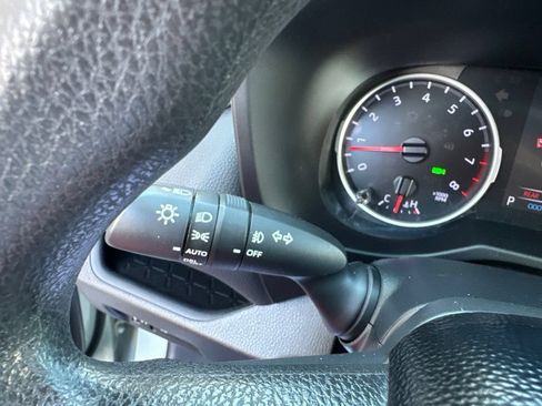 Used 2021 Toyota RAV4 XLE AWD/4WD image 20