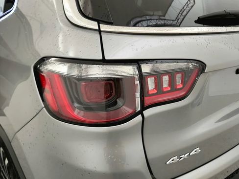 Used 2022 Jeep Compass Limited image 15