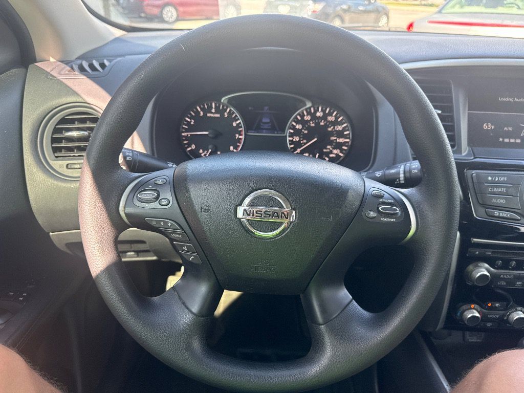 Used 2020 Nissan Pathfinder S FWD image 14