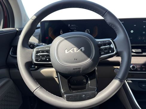 New 2025 Kia Carnival EX image 12