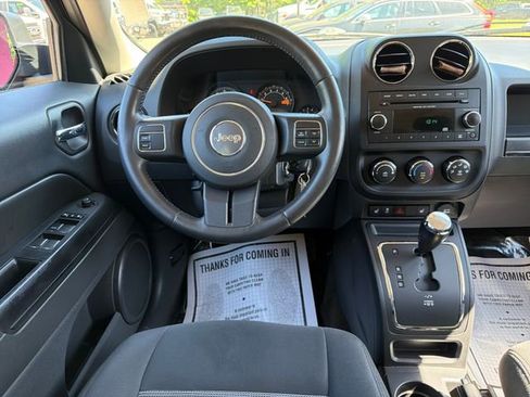 Used 2014 Jeep Patriot Latitude AWD/4WD image 15