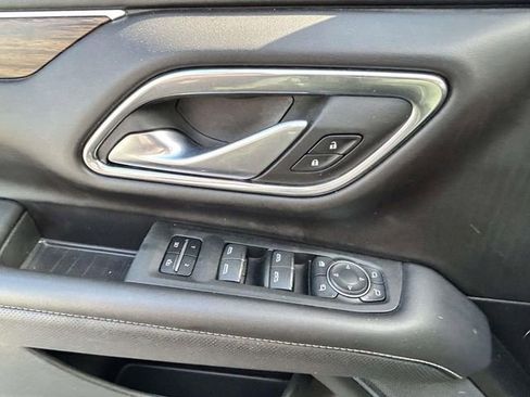 Used 2022 Chevrolet Suburban Premier image 13