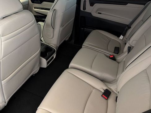 New 2026 Honda Odyssey Touring image 12