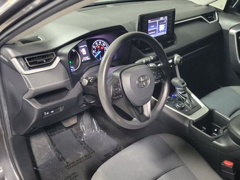 Used 2022 Toyota RAV4 LE AWD/4WD image 18