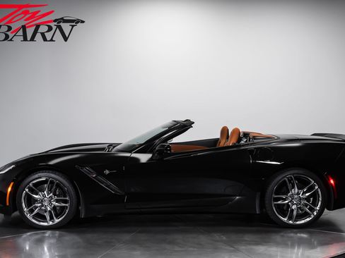 Used 2014 Chevrolet Corvette Stingray Convertible w/ 2LT Preferred Equipment Group RWD image 2