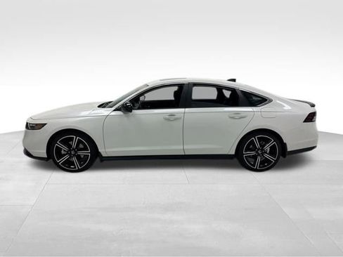 Used 2023 Honda Accord Sport image 3