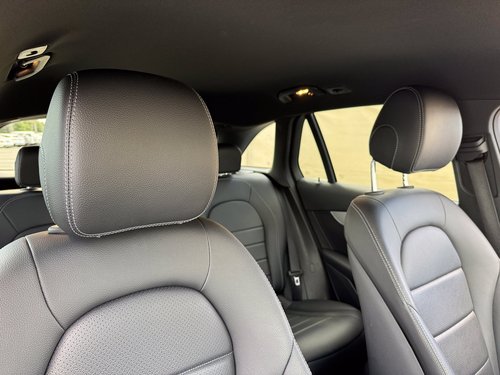 Used 2022 Mercedes-Benz GLC 300 image 8