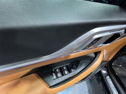 Used 2023 BMW i4 eDrive40 w/ M Sport Package image 11