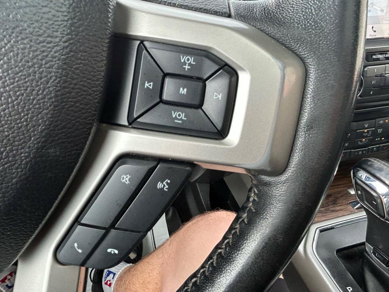 Used 2018 Ford F150 Lariat w/ Equipment Group 501A Mid AWD/4WD image 19