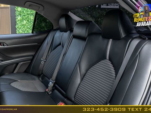 Used 2020 Toyota Camry SE FWD image 14