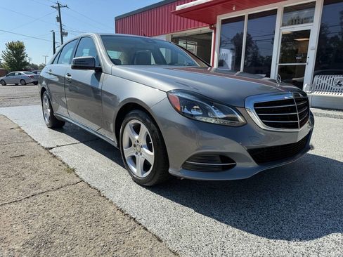 Used 2014 Mercedes-Benz E 350 4MATIC Sedan image 15