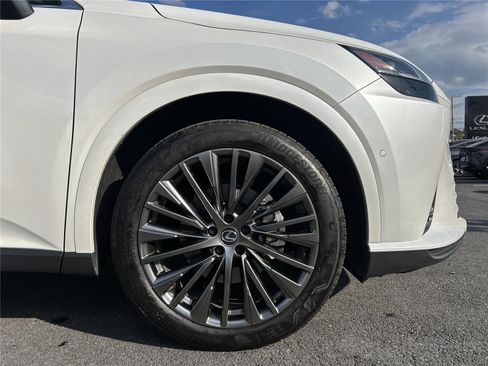 Used 2025 Lexus RX 450h AWD w/ Convenience Package image 17