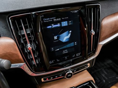 Used 2017 Volvo S90 T6 Inscription w/ Vision Package image 38