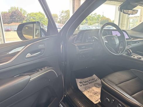 Certified 2023 Cadillac Escalade Premium Luxury w/ Performance Package AWD/4WD image 14