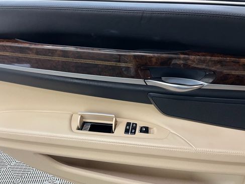 Used 2015 BMW 750Li xDrive image 45