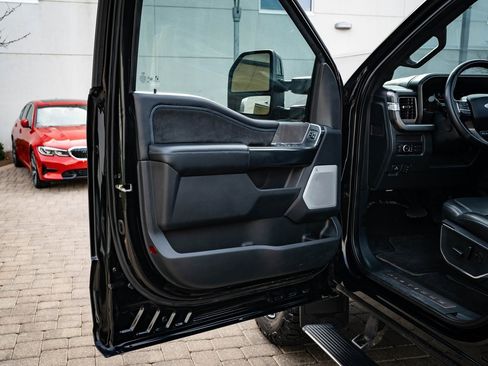 Used 2025 Ford F250 Platinum image 26