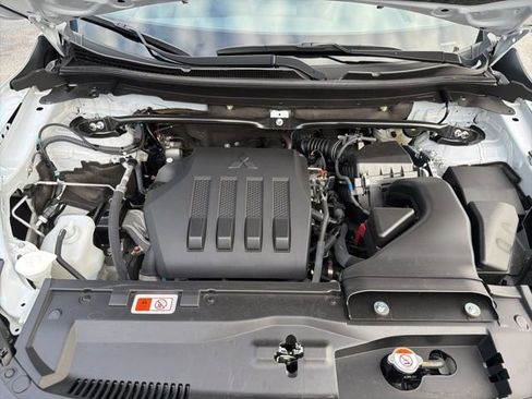 Used 2024 Mitsubishi Eclipse Cross AWD image 45