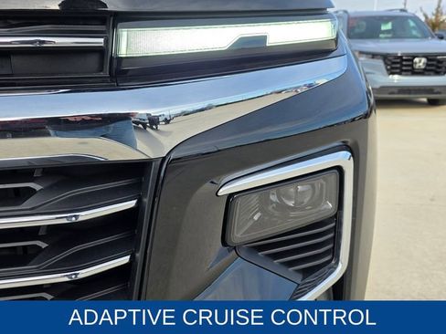 Used 2025 Chevrolet Traverse LT image 10