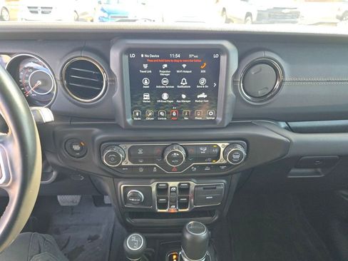 Used 2022 Jeep Gladiator Overland image 17