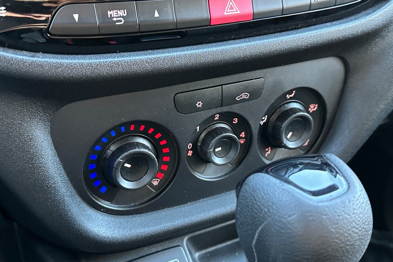 Used 2016 RAM ProMaster City Tradesman SLT w/ Rear Back-up Camera Group FWD image 31