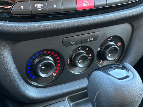 Used 2016 RAM ProMaster City Tradesman SLT w/ Rear Back-up Camera Group FWD image 31