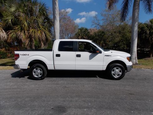 Used 2013 Ford F150 XLT w/ Mid Equipment Group image 9