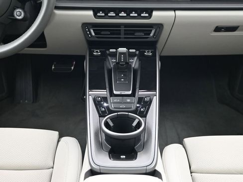 Certified 2024 Porsche 911 Carrera 4S AWD/4WD image 8