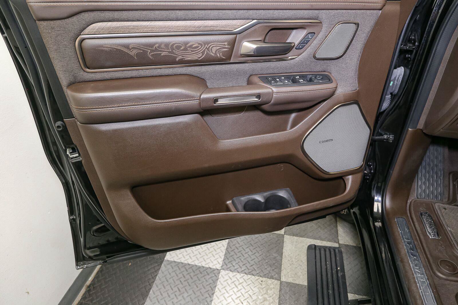 Used 2025 RAM 1500 Limited AWD/4WD image 45