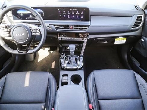 New 2025 Kia Seltos SX w/ SX Sunroof Package image 13