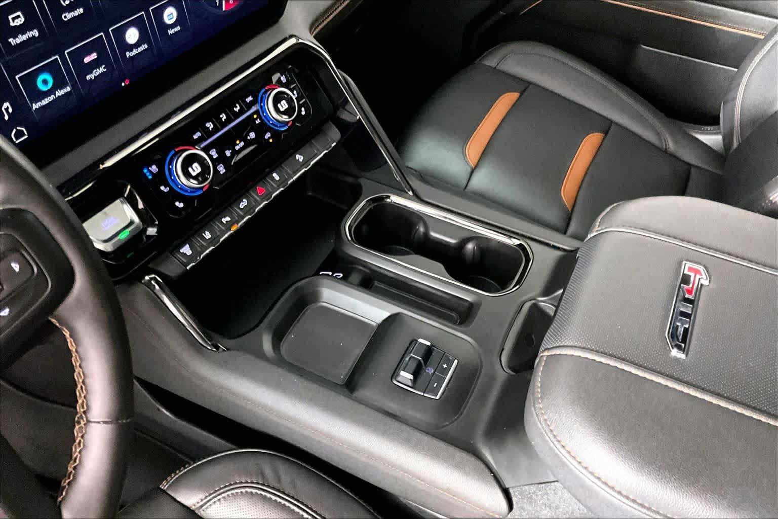 Used 2024 GMC Sierra 2500 AT4 w/ AT4 Premium Plus Package AWD/4WD image 15