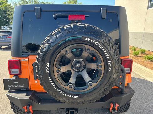 Used 2013 Jeep Wrangler Unlimited Sahara w/ Connectivity Group AWD/4WD image 14